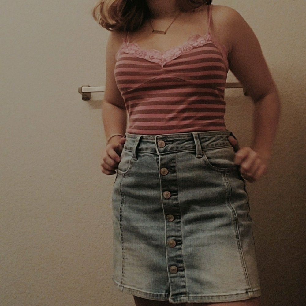 brown and pink tank top